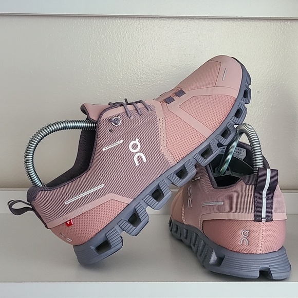 On 5 Waterproof Women Running Shoes NWOT - Picture 1 of 12